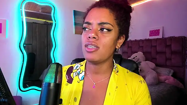 Snapshot of ladyrd1 chatting on 01-19-25, 01:12 ladyrd1 online show from 01-19-25, 01:12