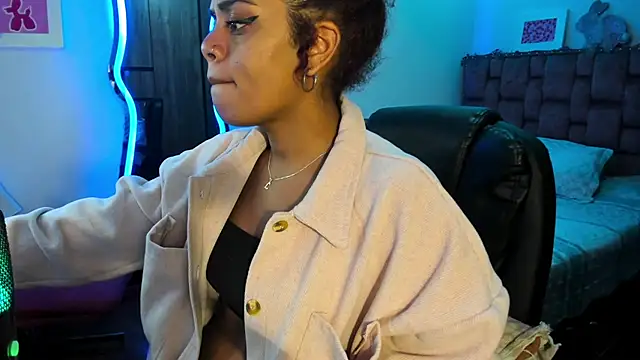 Snapshot of ladyrd1 chatting on 01-27-25, 03:15 ladyrd1 online show from 01-27-25, 03:15