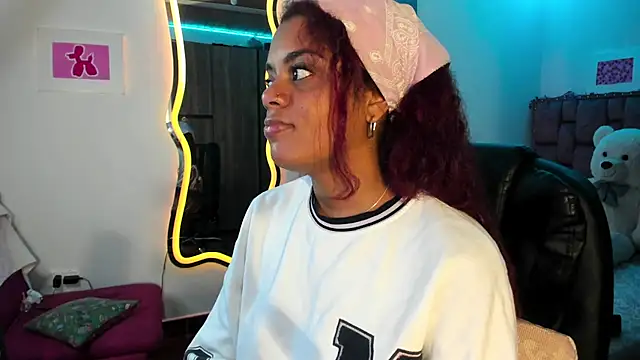 Snapshot of ladyrd1 chatting on 01-31-25, 10:52 ladyrd1 online show from 01-31-25, 10:52