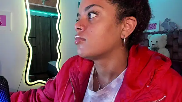 Snapshot of ladyrd1 chatting on 02-23-25, 09:44 ladyrd1 online show from 02-23-25, 09:44