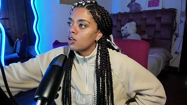 Snapshot of ladyrd1 chatting on 03-06-25, 04:41 ladyrd1 online show from 03-06-25, 04:41