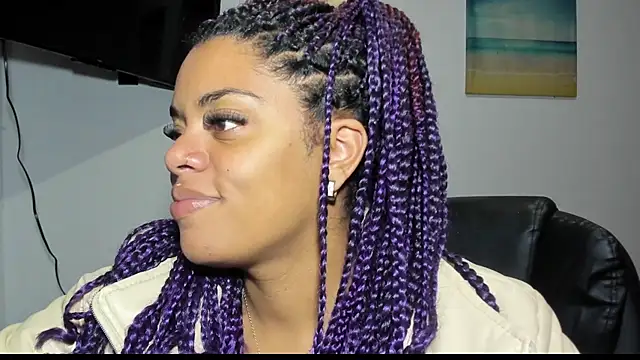 Snapshot of ladyrd1 chatting on 10-04-25, 04:43 ladyrd1 online show from 10-04-25, 04:43