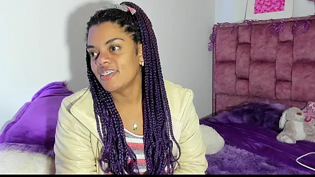 Snapshot of ladyrd1 chatting on 10-11-25, 07:07 ladyrd1 online show from 10-11-25, 07:07