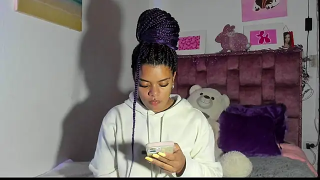 Snapshot of ladyrd1 chatting on 10-16-25, 07:53 ladyrd1 online show from 10-16-25, 07:53