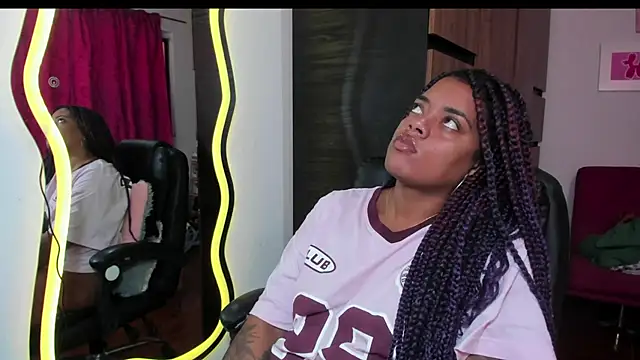 Snapshot of ladyrd1 chatting on 11-05-25, 06:19 ladyrd1 online show from 11-05-25, 06:19