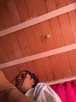 Snapshot of ladyrd1 chatting on 11-06-25, 02:51 ladyrd1 online show from 11-06-25, 02:51