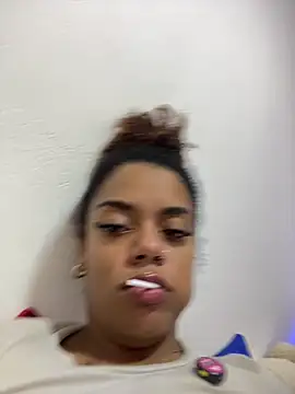 ladyrd1 online show from 06-13-26, 07:17