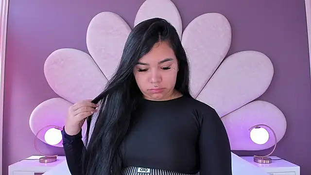 MarianaGarciaa   online show from 09-29-25, 07:19