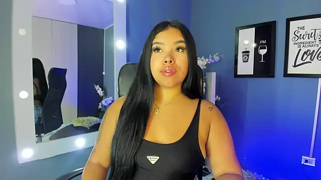 Snapshot of MarianaGarciaa__ chatting on 04-13-26, 06:57 MarianaGarciaa online show from 04-13-26, 06:57