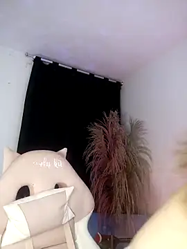 lovely kitt online show from 10-07-25, 12:08