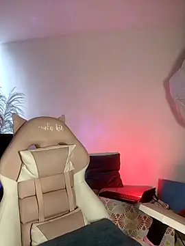 lovely kitt online show from 10-19-25, 08:42