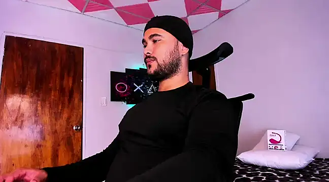 Snapshot of Sebas-hott chatting on 12-24-24, 02:21 Sebas-hott online show from 12-24-24, 02:21