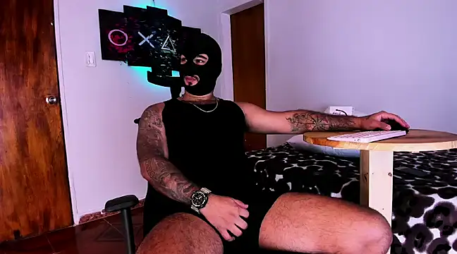 Snapshot of Sebas-hott chatting on 12-27-24, 03:09 Sebas-hott online show from 12-27-24, 03:09