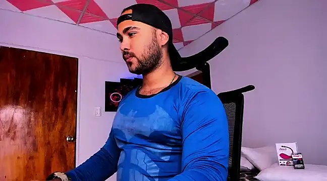 Snapshot of Sebas-hott chatting on 01-14-25, 04:04 Sebas-hott online show from 01-14-25, 04:04