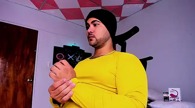 Snapshot of Sebas-hott chatting on 01-21-25, 03:15 Sebas-hott online show from 01-21-25, 03:15