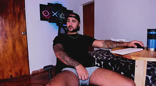 Snapshot of Sebas-hott chatting on 02-05-25, 03:55 Sebas-hott online show from 02-05-25, 03:55