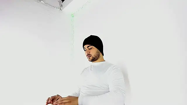 Snapshot of Sebas-hott chatting on 09-12-25, 10:10 Sebas-hott online show from 09-12-25, 10:10