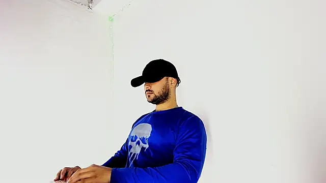 Snapshot of Sebas-hott chatting on 09-20-25, 10:55 Sebas-hott online show from 09-20-25, 10:55