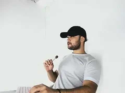 Sebas-hott online show from 10-11-25, 10:41