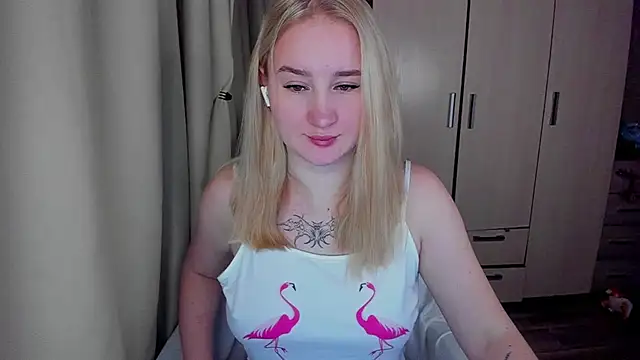 Snapshot of KeiraNight chatting on 03-12-26, 01:12 KeiraNight online show from 03-12-26, 01:12