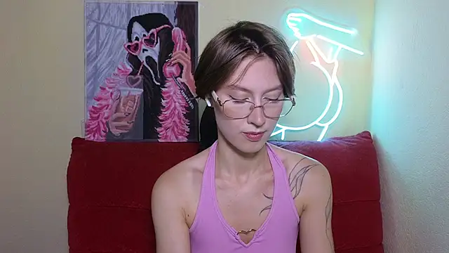 Snapshot of MalvinaBlum chatting on 07-11-26, 05:43 MalvinaBlum online show from 07-11-26, 05:43
