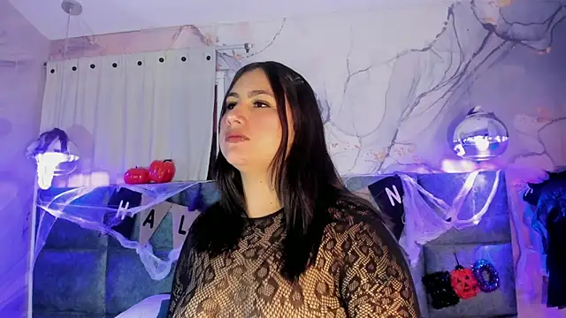 Snapshot of sabrinamilani chatting on 10-31-25, 11:33 sabrinamilani online show from 10-31-25, 11:33