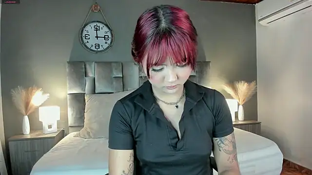 Snapshot of alaia-rogers chatting on 02-07-25, 11:34 alaia-rogers online show from 02-07-25, 11:34