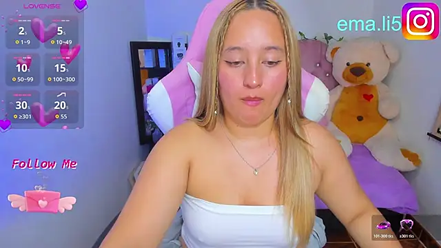 Snapshot of ema_tayy chatting on 04-09-26, 10:59 ema tayy online show from 04-09-26, 10:59