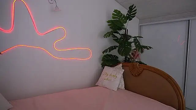 IceDanielles online show from 12-07-24, 02:02