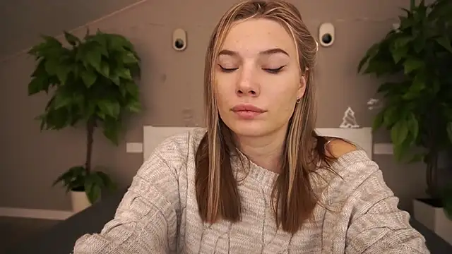 IceDanielles online show from 01-02-25, 02:57