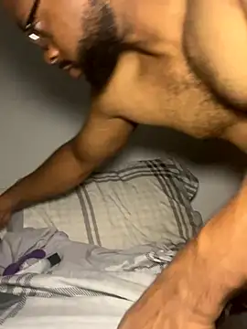 Snapshot of Enos3 chatting on 09-12-25, 02:33 Enos3 online show from 09-12-25, 02:33