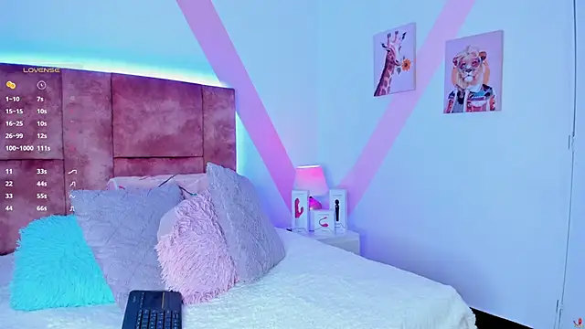 isabella whiithe online show from 02-20-25, 05:40