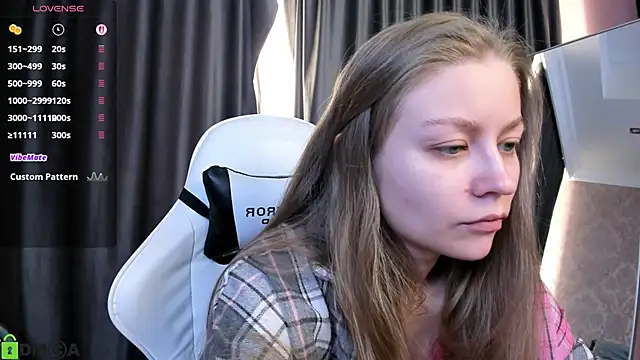 Snapshot of Polumna_cute chatting on 02-19-26, 01:07 Polumna cute online show from 02-19-26, 01:07