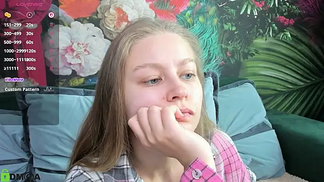 Snapshot of Polumna_cute chatting on 04-24-26, 09:56 Polumna cute online show from 04-24-26, 09:56