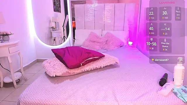 Snapshot of michelle_madson_ chatting on 09-18-25, 02:35 michelle madson online show from 09-18-25, 02:35