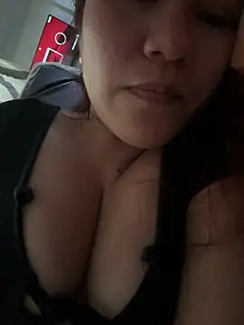 Snapshot of ZUCAAT chatting on 01-16-25, 10:44 ZUCAAT online show from 01-16-25, 10:44