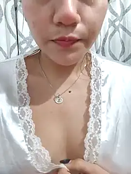Snapshot of ZUCAAT chatting on 03-08-25, 03:17 ZUCAAT online show from 03-08-25, 03:17