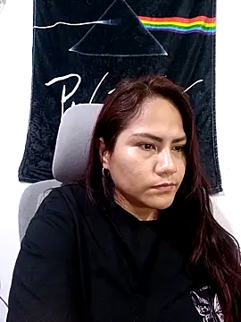 Snapshot of ZUCAAT chatting on 10-10-25, 04:11 ZUCAAT online show from 10-10-25, 04:11