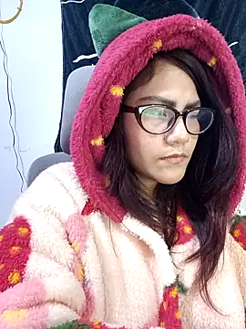 Snapshot of ZUCAAT chatting on 10-11-25, 04:01 ZUCAAT online show from 10-11-25, 04:01