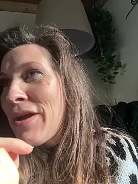 Lwhite1 online show from 03-21-25, 03:57