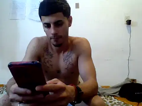 Snapshot of AronFoxx chatting on 03-10-25, 06:38 AronFoxx online show from 03-10-25, 06:38