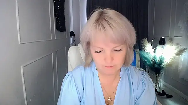 Juarnea online show from 09-23-25, 09:01