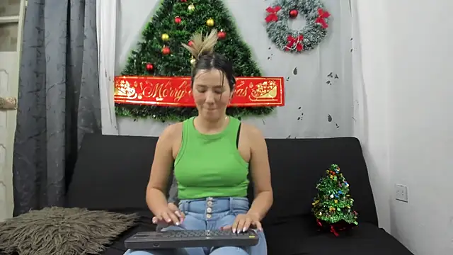 merlinaadams  online show from 12-16-24, 01:31