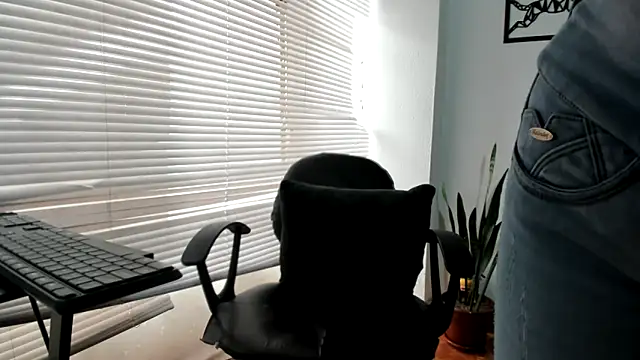 merlinaadams  online show from 05-15-26, 01:51