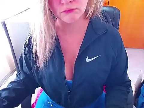 KikaxLove online show from 05-19-26, 04:46
