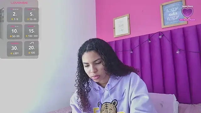 Snapshot of littleebonny chatting on 02-18-26, 12:45 littleebonny online show from 02-18-26, 12:45