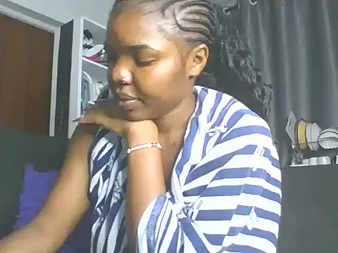 sweet bigclit online show from 10-17-25, 03:42