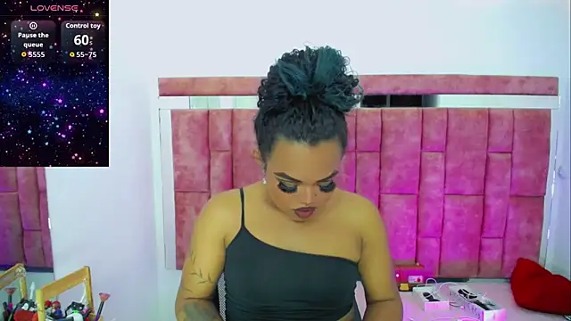 Snapshot of KayleighDreams_ chatting on 03-05-26, 01:23 KayleighDreams online show from 03-05-26, 01:23