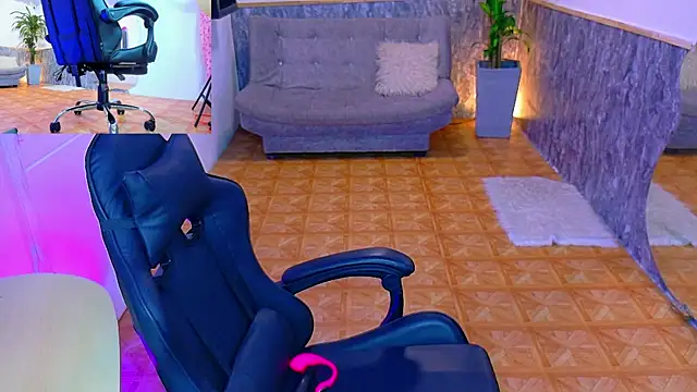 Snapshot of emily_jones_1 chatting on 10-02-25, 10:55 emily jones 1 online show from 10-02-25, 10:55