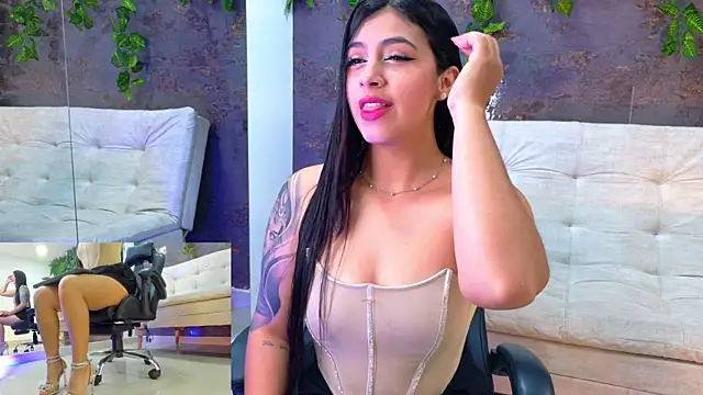 Snapshot of emily_jones_1 chatting on 11-09-25, 11:41 emily jones 1 online show from 11-09-25, 11:41